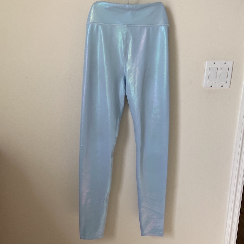 Carbon 38 leggings wore 2 times they are a baby blue